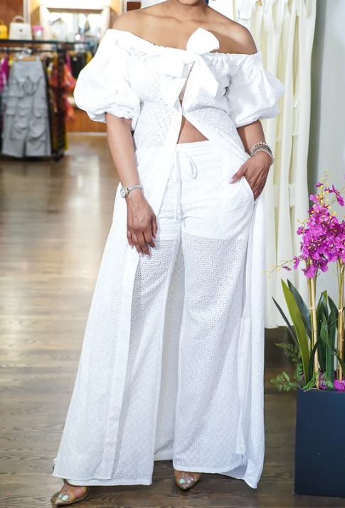Demure Eyelet Bow 2pc Set