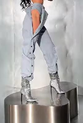Button-Side Open Jeans